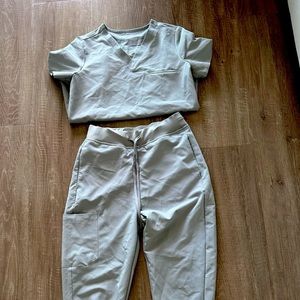 XS Gray Scrub Set